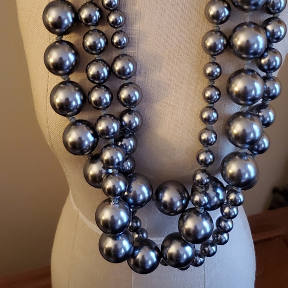 CHICO'S Gray Faux Pearl Necklace - Picture 2 of 10
